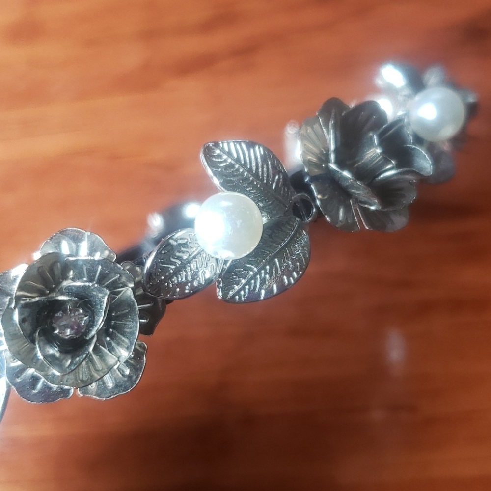 Beautiful Pearl/Floral Headband | Brand New - Picture 4 of 5